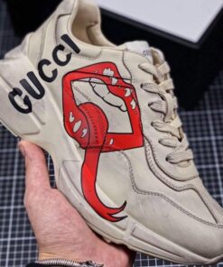 RHYTON SNEAKER WITH MOUTH PRINT
