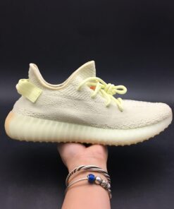 ADIDAS YEEZY BOOST 350 V2 -STRAWCOLOUR