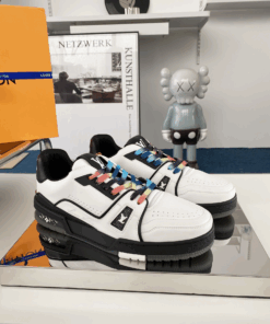LV Trainer catwalk