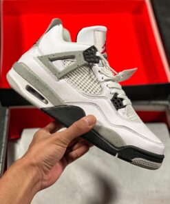 Air Jordan 4