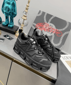 VERSACE