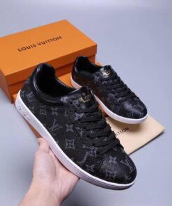 NEW ARRIVAL LOUIS VUITTON  SNEAKER