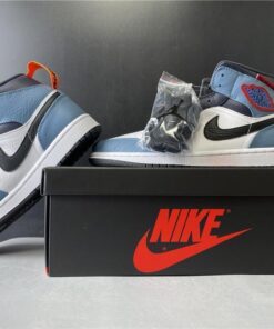 Air Jordan 1 MidFearless Ones