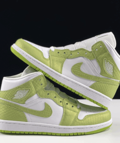 AJ1Mid middle to help snake pattern white and green