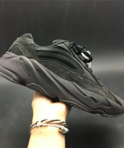 ADIDAS YEEZY BOOST 700 V2 VANTA