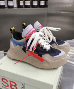 OFF-WHITE