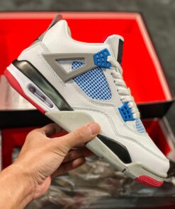 Air Jordan 4