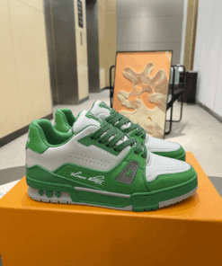 LV Trainer 2022 catwalk models