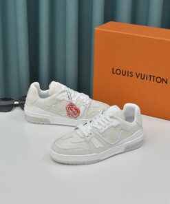 LOUIS VUITTON TRAINER SNEAKER
