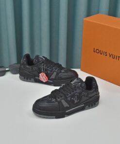 LOUIS VUITTON TRAINER SNEAKER