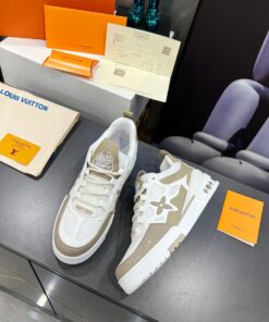 LOUIS VUITTON TRAINER SNEAKER BEIGE