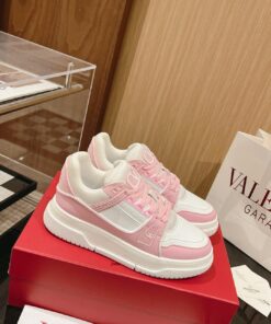 Valentino's new 2023  Sneaker