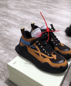 OFF-WHITE