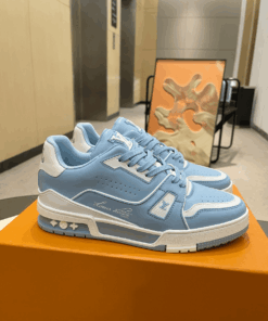 LV Trainer 2022 catwalk models