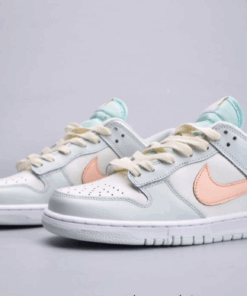 SB Dunk Low