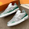 LV Louis Vuitton 2022 latest purchase-level LV Trainer sneakers are made of Monogram embossed calfskin