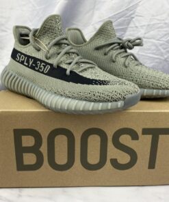 Adidas Yeezy Boost 350 V2 sneaker