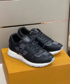 LOUIS VUITTON TRAINER SNEAKER