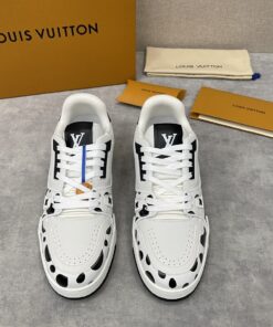 LOUIS VUITTON TRAINER SNEAKER
