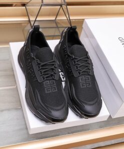 GIVENCHY Sneaker