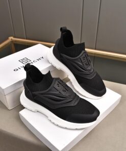GIVENCHY Sneaker