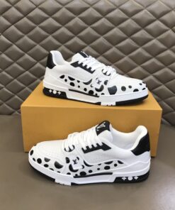 LOUIS VUITTON TRAINER SNEAKER