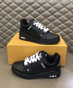 LOUIS VUITTON TRAINER SNEAKER