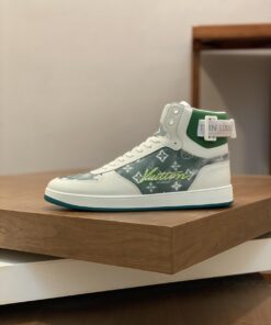 LOUIS VUITTON sneakers