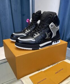 Louis Vuitton Trainer High-top sneakers