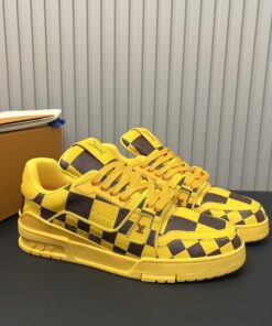 Louis Vuitton Trainer Sneaker In Yellow