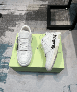 OFF WHITE couple models The latest spring models release the highest quality