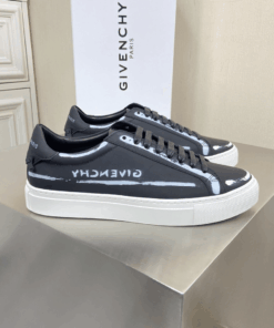 GIVENCHY SNEAKER