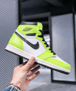 Air Jordan 1 Retro High OG Satin Snake