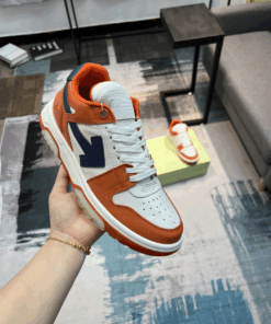 OFF WHITE couple models The latest spring models release the highest quality