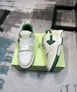 OFF WHITE couple models The latest spring models release the highest quality
