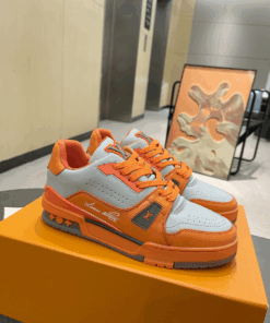 LV Trainer 2022 catwalk models