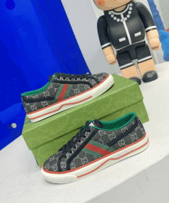 Gucci 1977 canvas shoes for couples