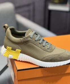 Off-White Sneaker