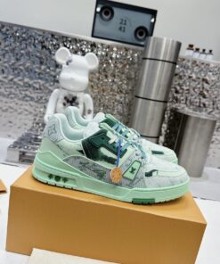 Louis Vuitton Trainer Sneaker