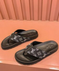Louis Vuitton Monogram Thong Slide In Black/Purple