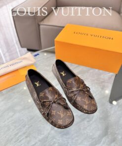 Louis Vuitton Gloria Flat Loafer In Cacao Brown