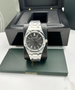 Audemars Piguet Royal Oak Men’s Watch KZ 41mm Metal Band