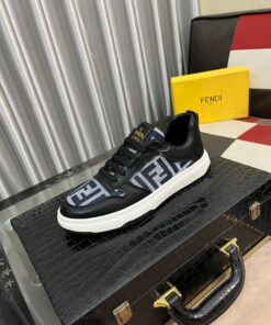 FENDI CASUAL SNEAKERS