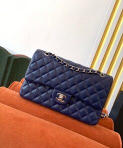 Chanel Classic Handbag Navy Blue For Women, Women's Bags, Shoulder And Crossbody Bags 10.2in/26cm A01112