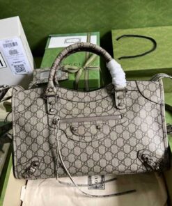 Gucci Luggage Beige For Women And Men 15in/39cm GG
