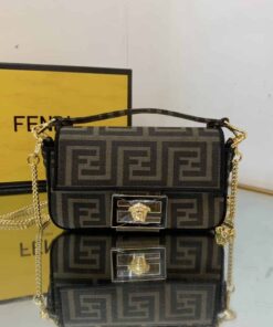 Fendi Baguette Brown fabric Brown Small Bag For Woman 18.5cm/7in