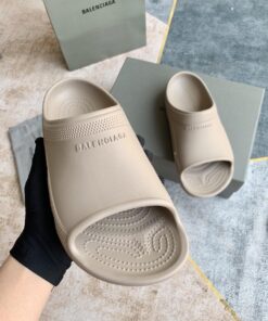BALENCIAGA Crocs Sandal in Beige